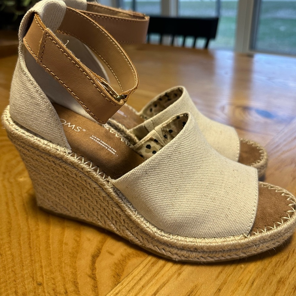 TOMS Women's Cream Wedge Sandals